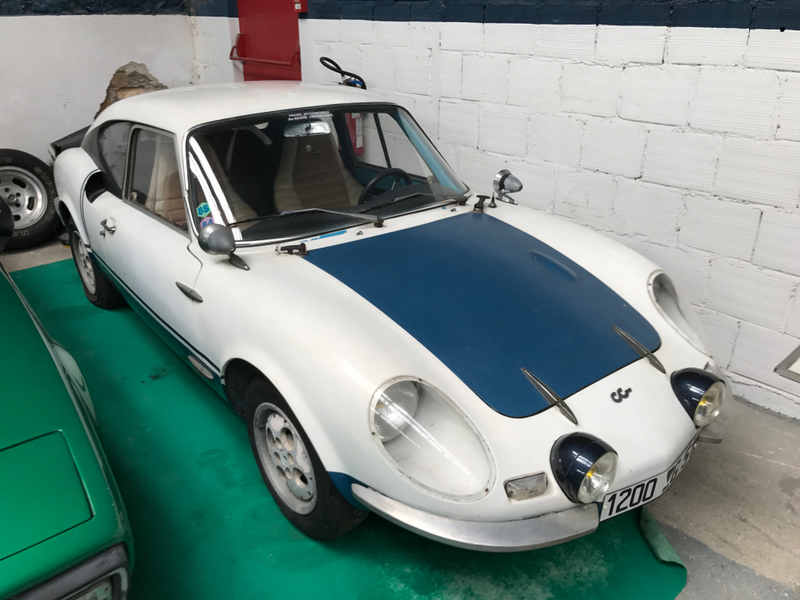 CG 1200S, a SIMCA powered sports car built by coachbuilders Chappe Frères et Gessalin. It’s not an Alpine.